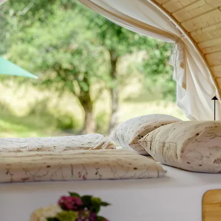 Uebernachtungsfass Camping *